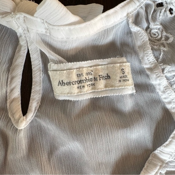 Abercrombie & Fitch White Embroidered Blouse - Picture 3 of 9